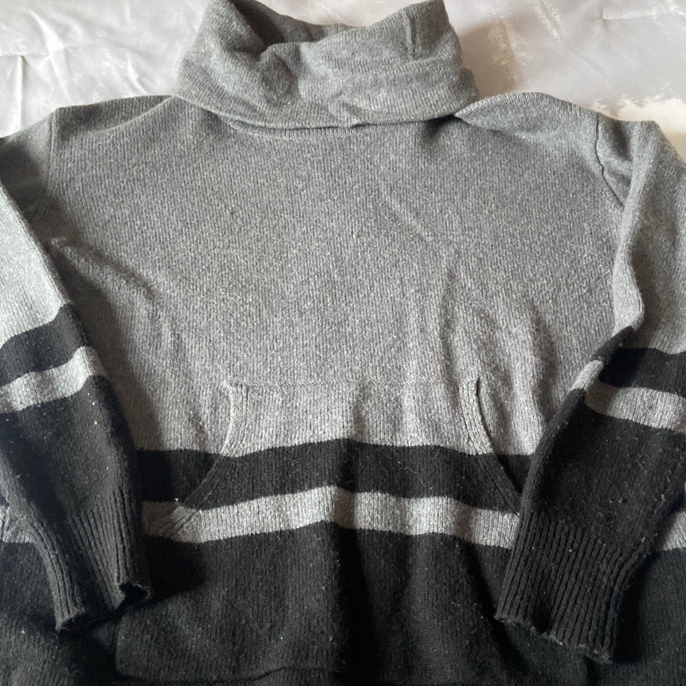 Akini turtleneck sweater